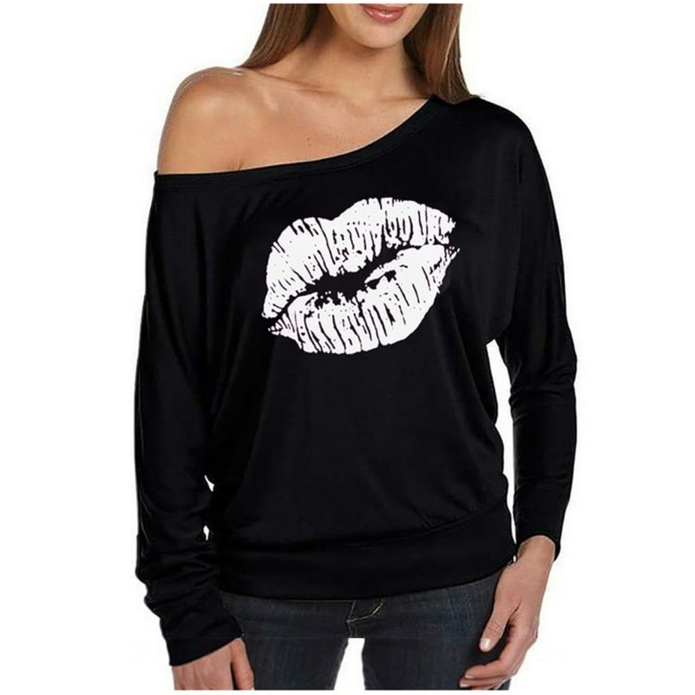EUC Women’s Size Small Long Sleeve Diagonal Neck Off Shoulder Lip Print T-Shirt